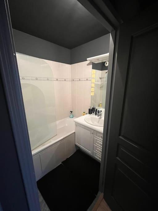 לה שסניי Appartement Cosy Le Chesnay מראה חיצוני תמונה